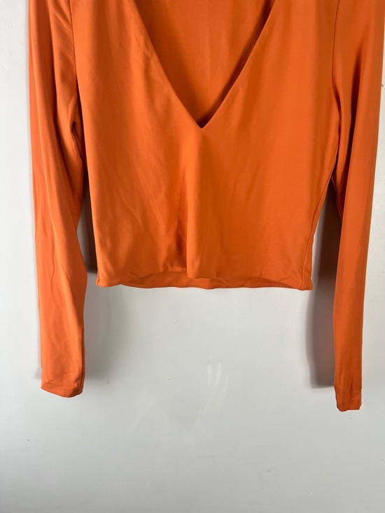 Aritzia Babaton Contour V-Neck Longsleeve Top Size Large Orange Cropped - Picture 5 of 10
